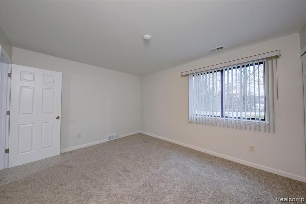 42489 Lilley Pointe Drive, Canton, MI 48187 — Photo 12