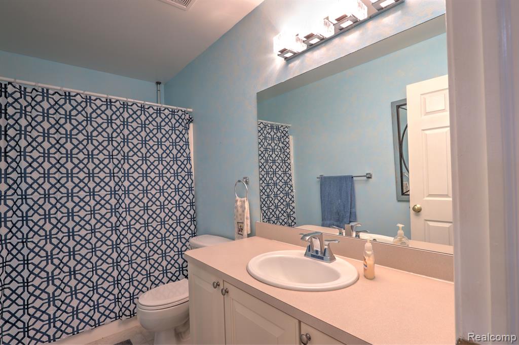 23074 FAIRLANE Boulevard, 6, Woodhaven, MI 48183 — Photo 34