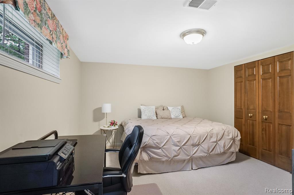 72 Vaughan Ridge Road, Bloomfield Hills, MI 48304 — Photo 49