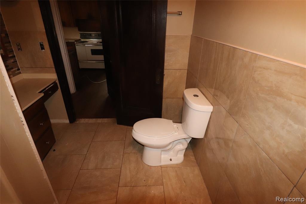 16767 Edinborough Road, Detroit, MI 48219 — Photo 8