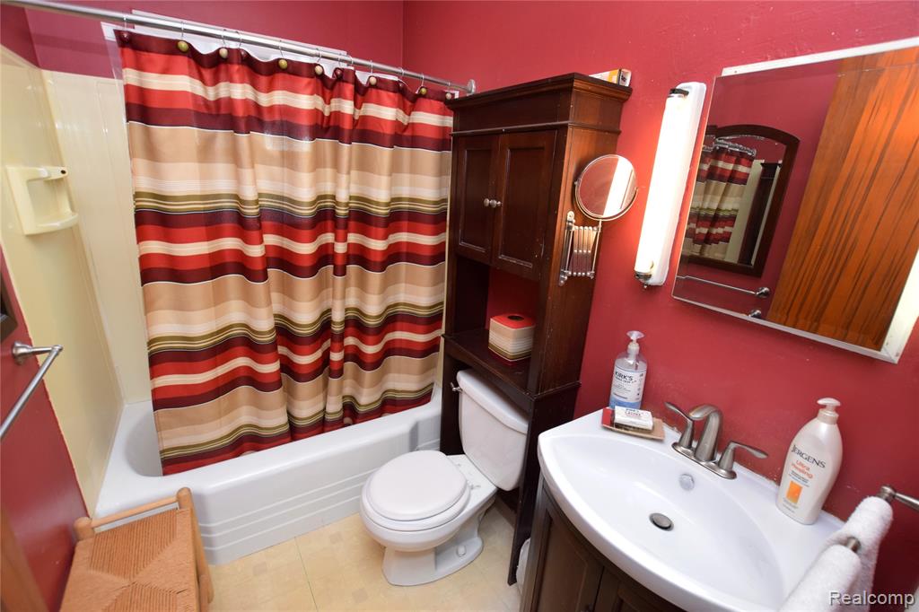 420 Burroughs Avenue, Flint, MI 48507 — Photo 10