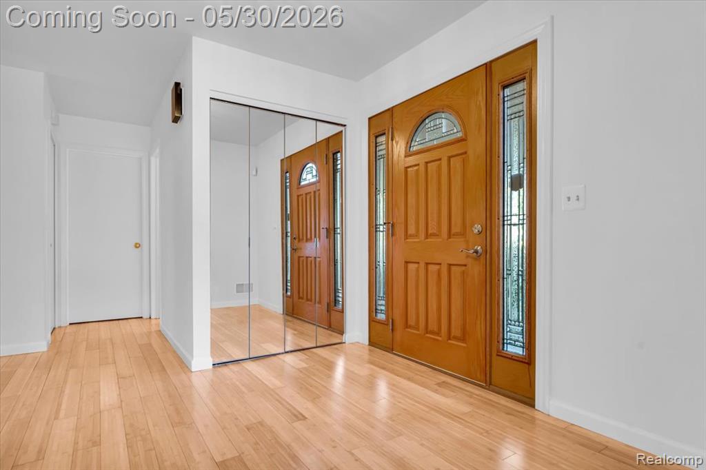 29100 Creek Bend Drive, Farmington, MI 48331 — Photo 4