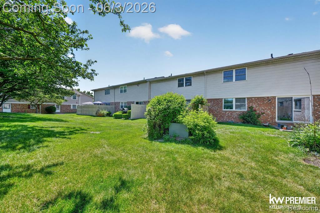 955 Kirts Boulevard, Troy, MI 48084 — Photo 33