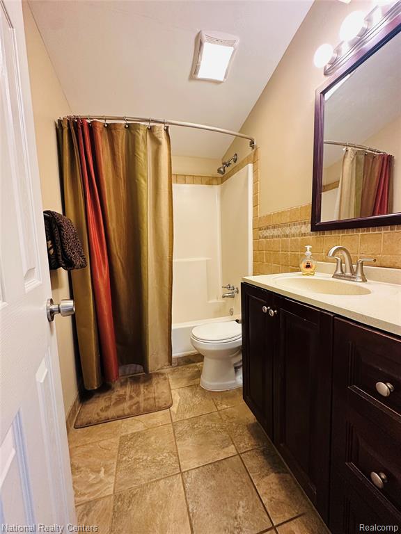 10461 9 Mile Road, Whitmore Lake, MI 48189 — Photo 13