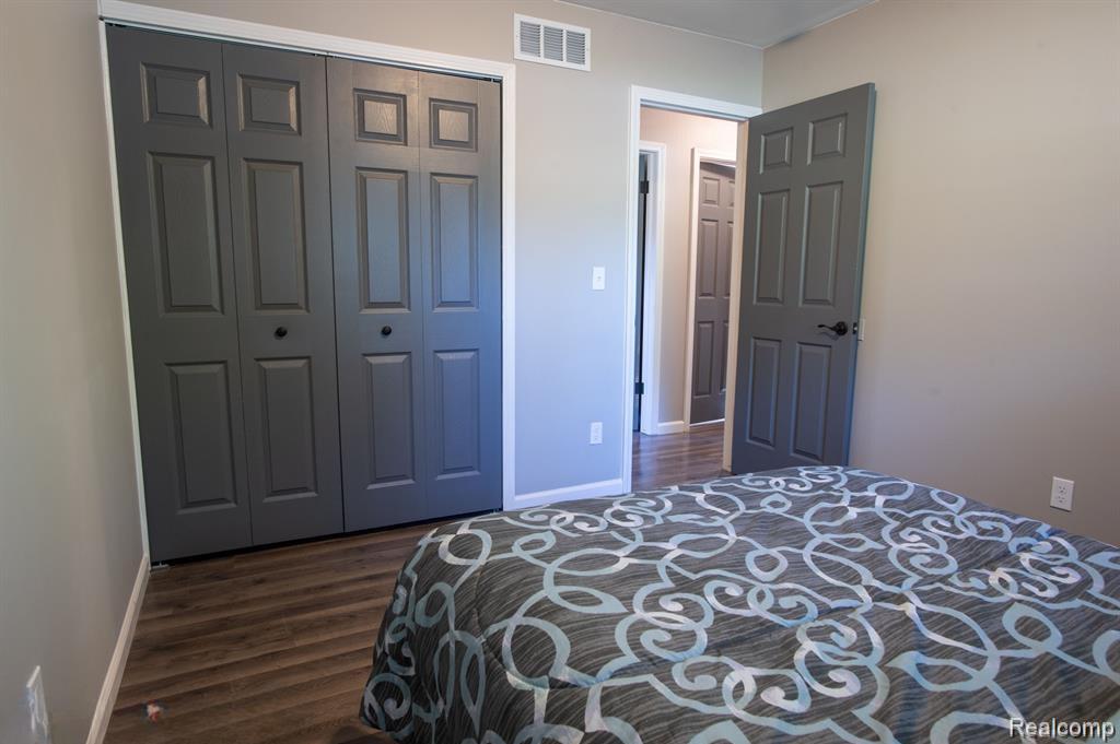 4322 RANDOLPH Street, Wayne, MI 48184 — Photo 13