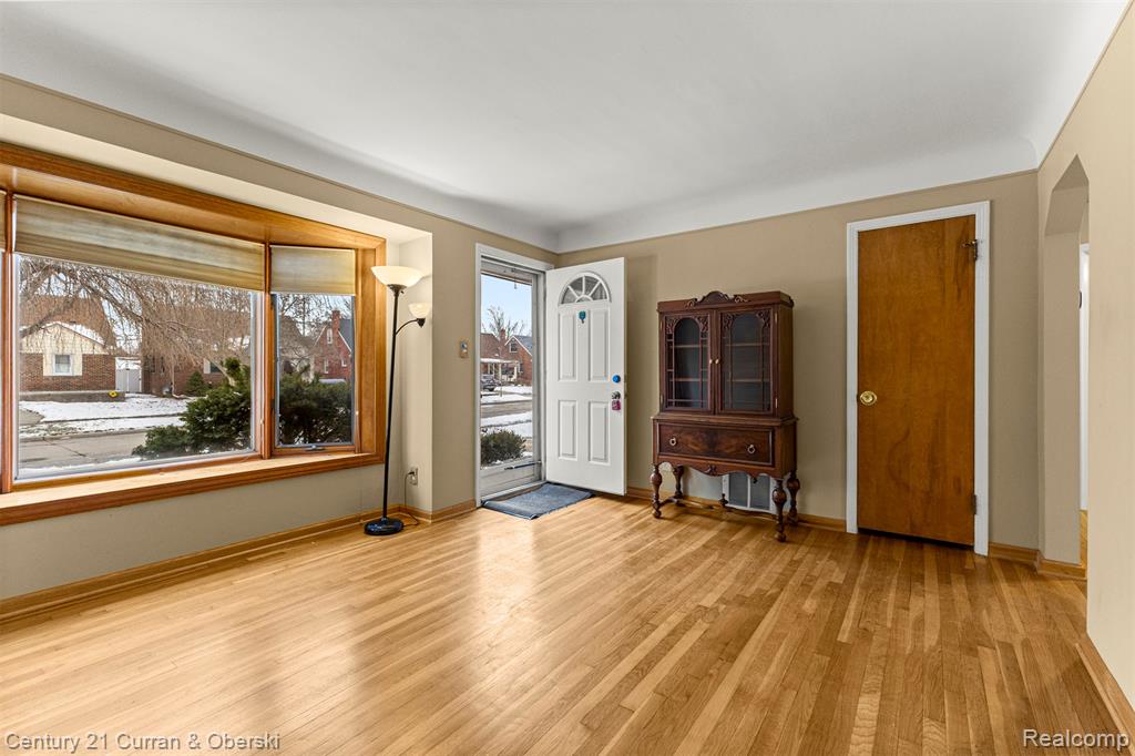 9804 Hubert Avenue, Allen Park, MI 48101 — Photo 5