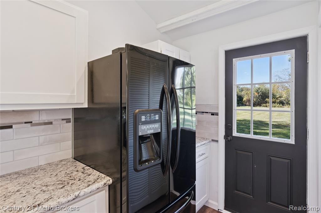 4379 Tillie Drive, Flint, MI 48504 — Photo 13