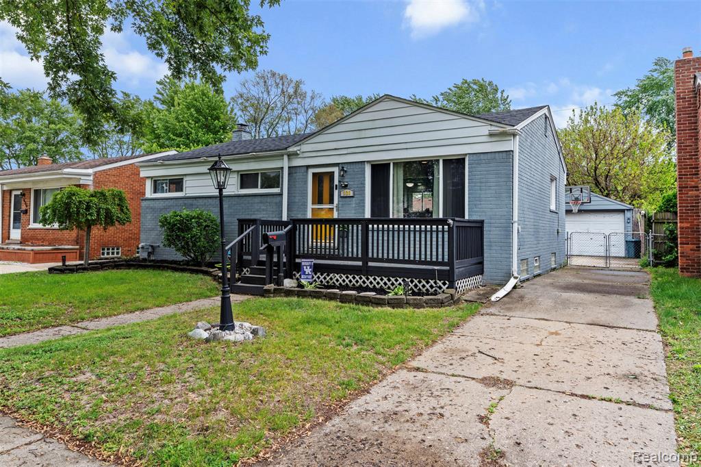 926 Parliament Avenue, Madison Heights, MI 48071 — Photo 2