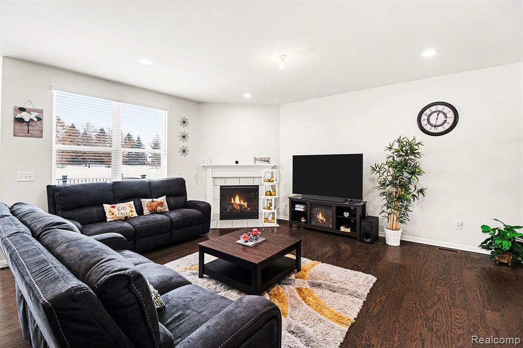 49772 Shoreline Drive, Canton, MI 48187 — Photo 5