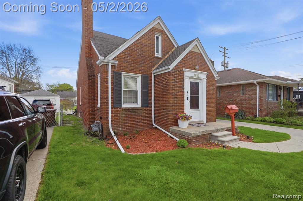 1857 Roslyn Road, Grosse Pointe Woods, MI 48236 — Photo 4