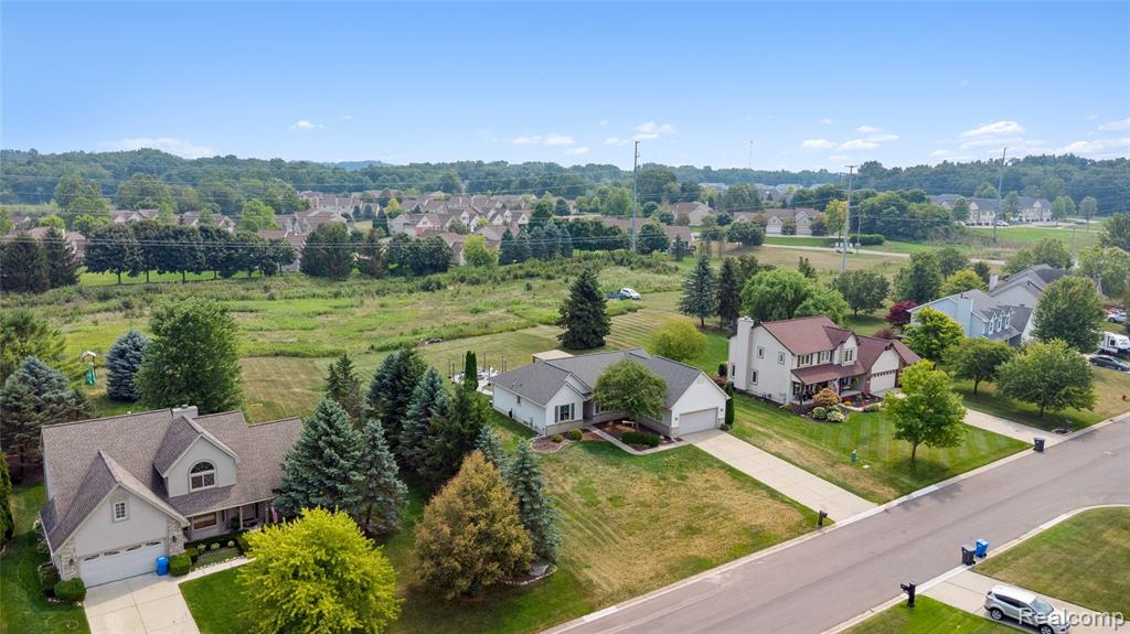 493 Cloverview Lane, Howell, MI 48843 — Photo 53