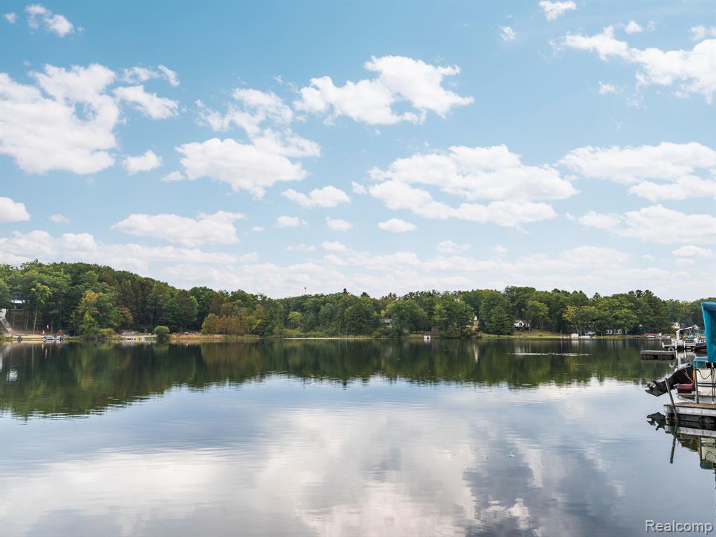 681 Lakeview Drive, Harrison, MI 48625 — Photo 14