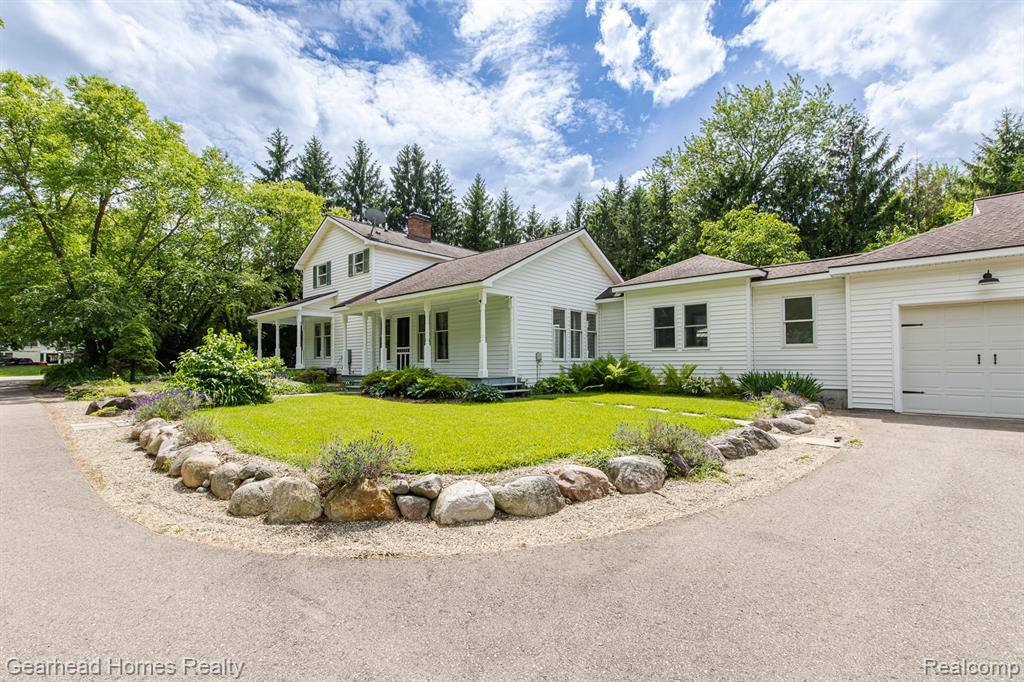 6296 Elizabeth Lake Road, Waterford, MI 48327 — Photo 84
