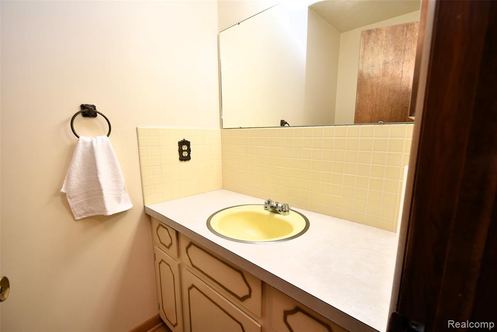 2356 Rochester Road, Leonard, MI 48367 — Photo 19