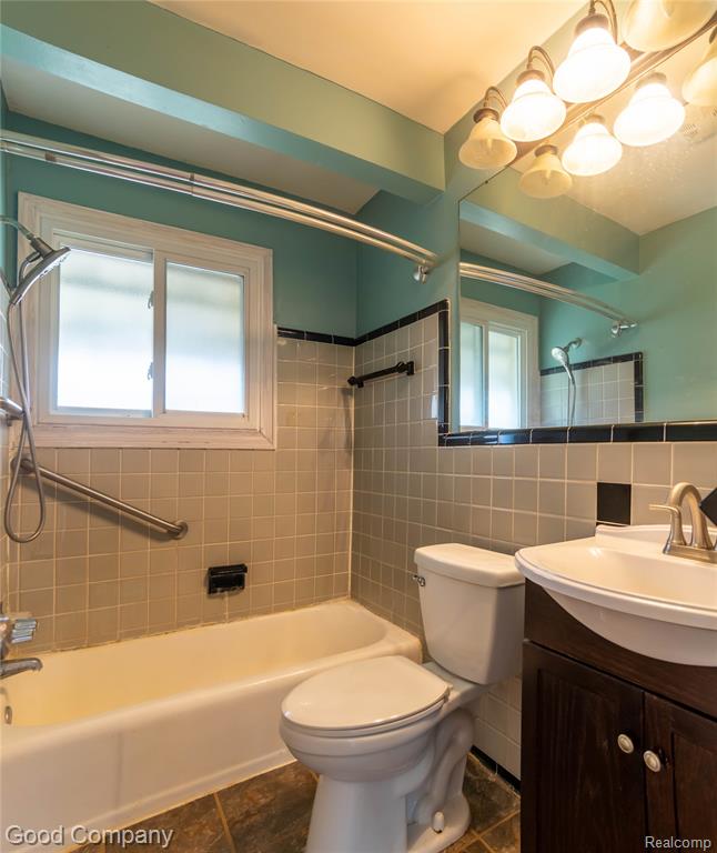 725 Duchess Street, Milford, MI 48381 — Photo 9