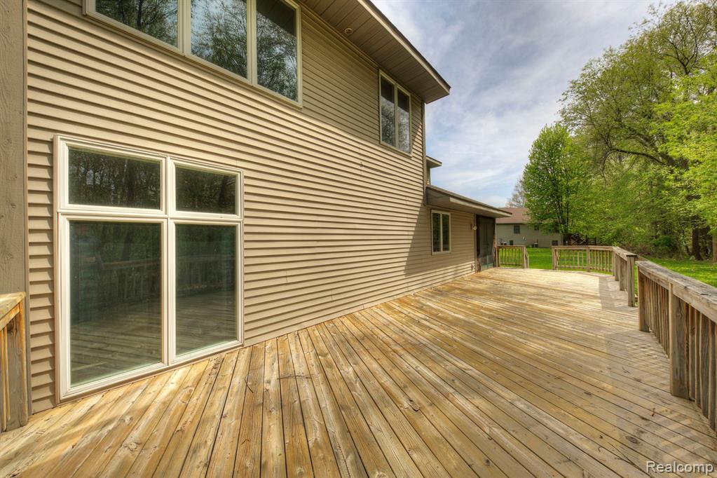 850 VILLAGE PINE Lane, Ortonville, MI 48462 — Photo 12