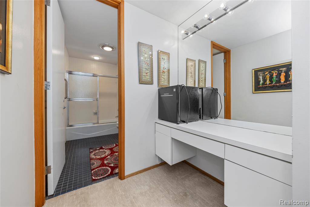 5035 Ponvalley Road, Bloomfield Hills, MI 48302 — Photo 35