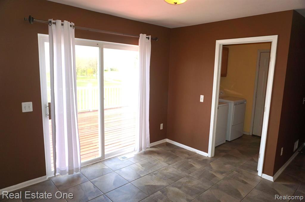 6993 WELLINGTON Drive, Dexter, MI 48130 — Photo 10