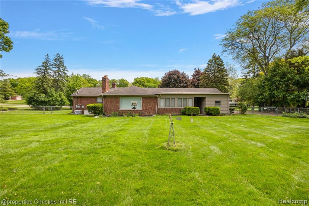 5252 Doherty Drive, West Bloomfield, MI 48323 — Photo 30