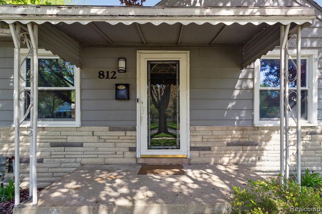 812 N KENWOOD Avenue, Royal Oak, MI 48067 — Photo 5