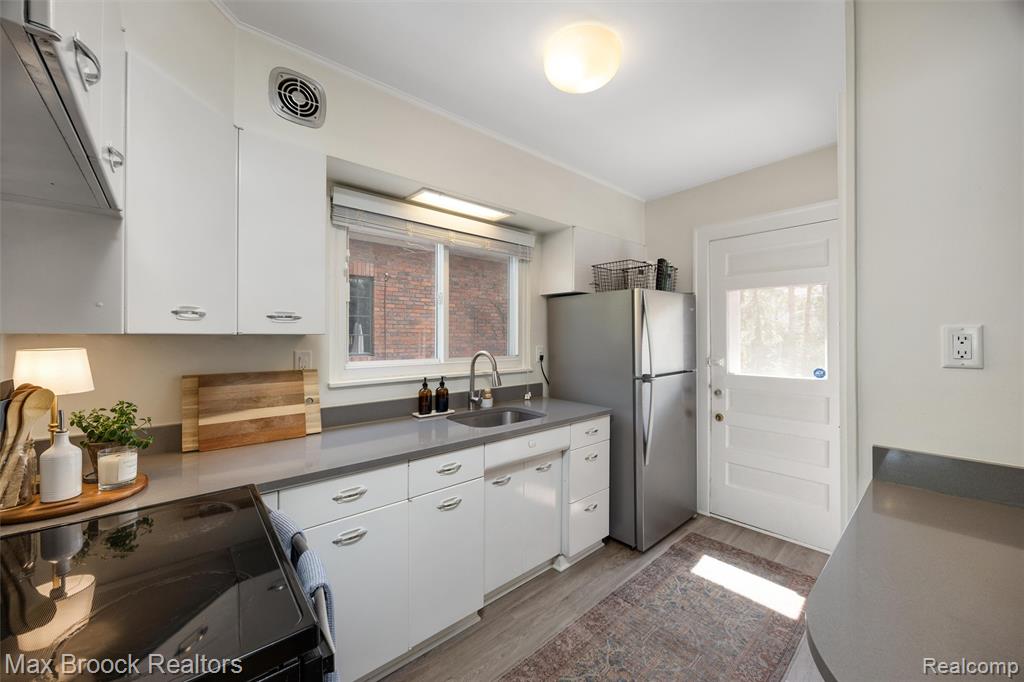 429 W Drayton Street, Ferndale, MI 48220 — Photo 9