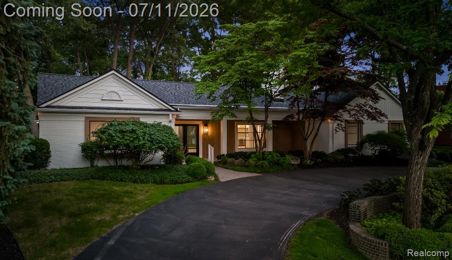 4154 Nearbrook Road, Bloomfield Hills, MI 48302 — front exterior