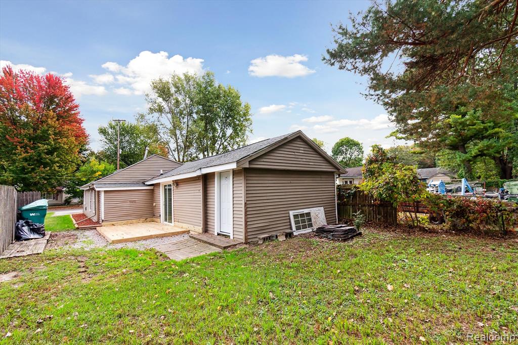 986 Pine Road, Bay City, MI 48706 — Photo 20