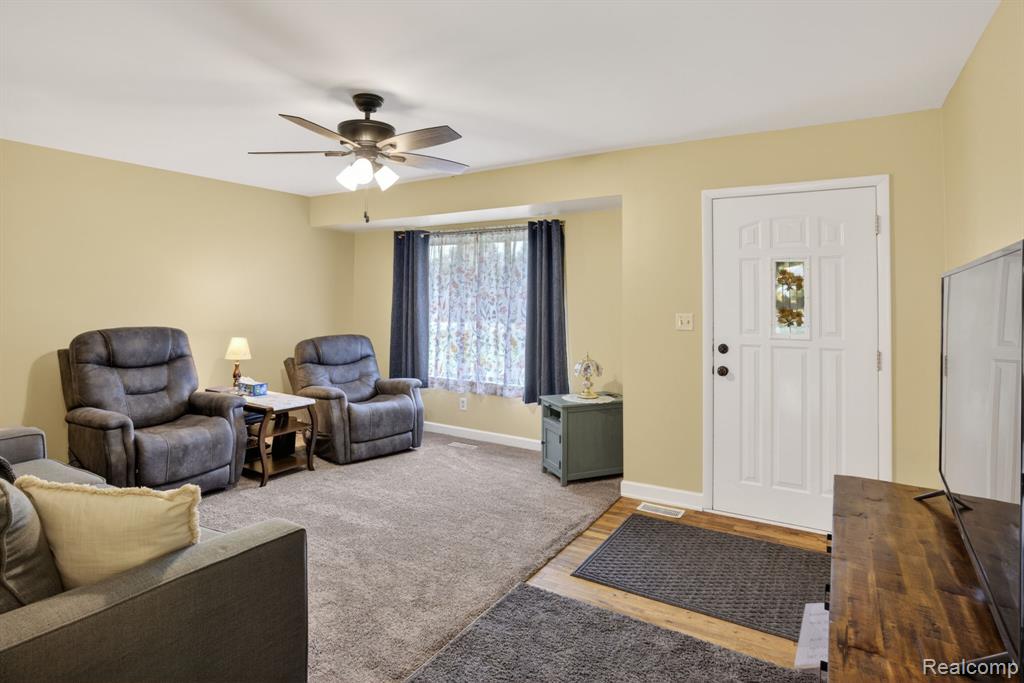 6401 N Webster Road, Mount Morris, MI 48458 — Photo 8