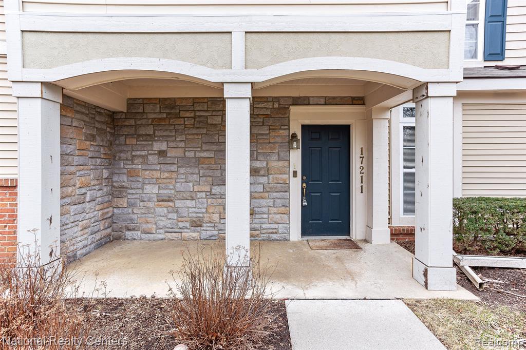 17211 Addington Drive, Commerce Twp, MI 48390 — Photo 27