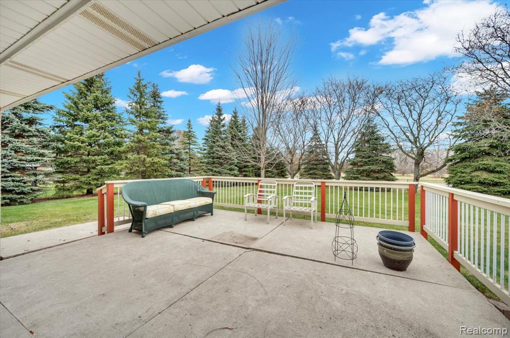 44680 Elizabeth Road, Clinton Twp, MI 48036 — Photo 34