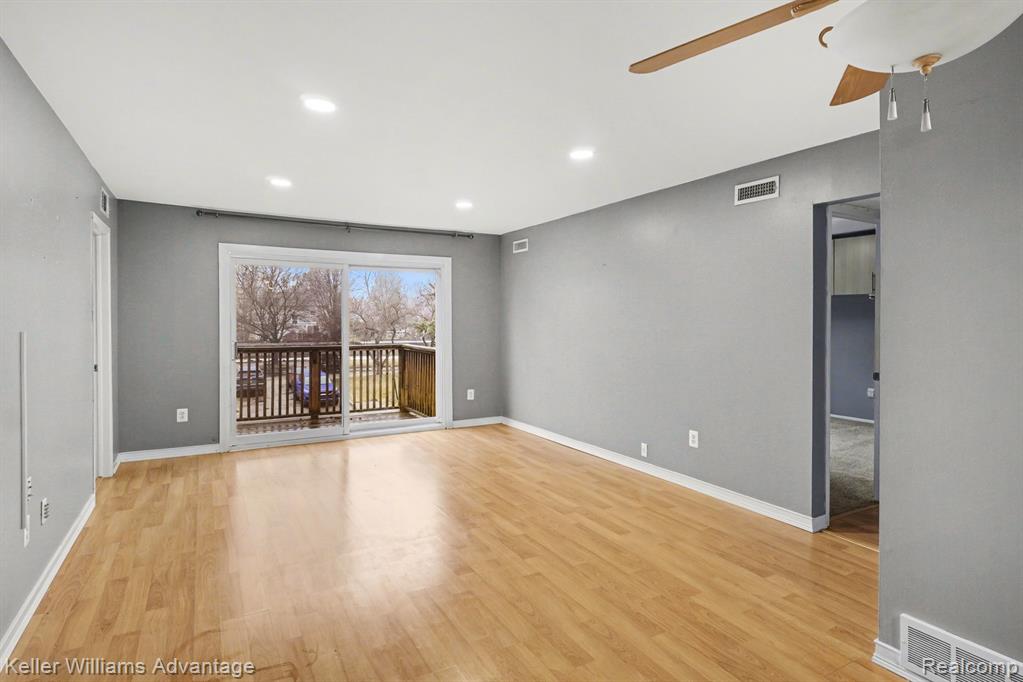 902 Chestnut Hill Drive, E, Auburn Hills, MI 48326 — Photo 4