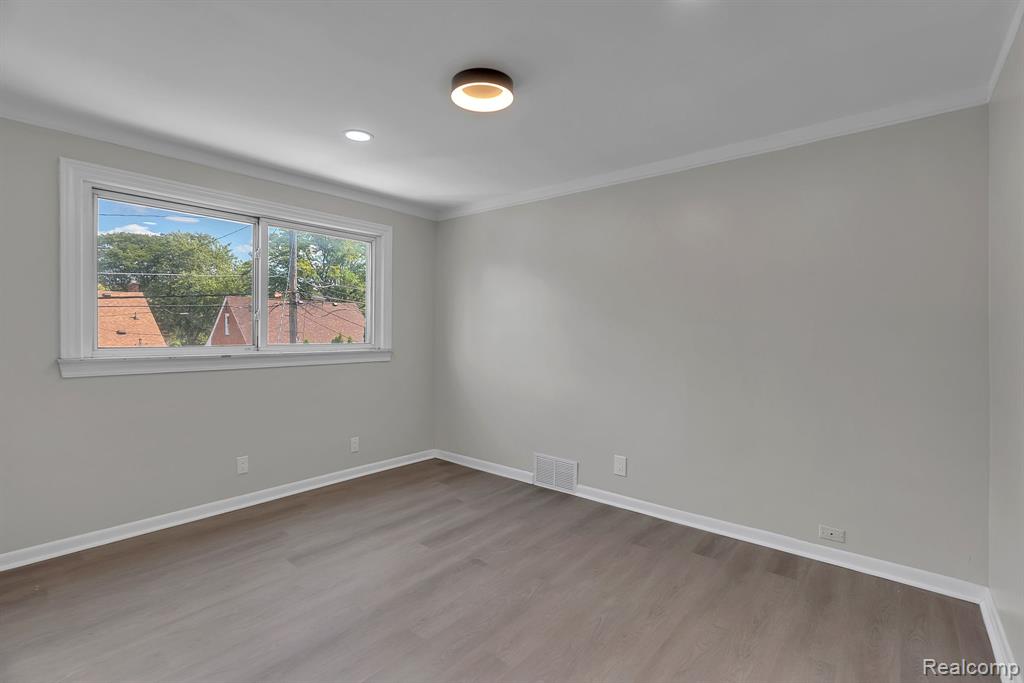 8128 Grayfield Street, Dearborn Heights, MI 48127 — Photo 36