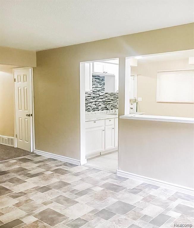 8090 ROBSON Street, Detroit, MI 48228 — Photo 3