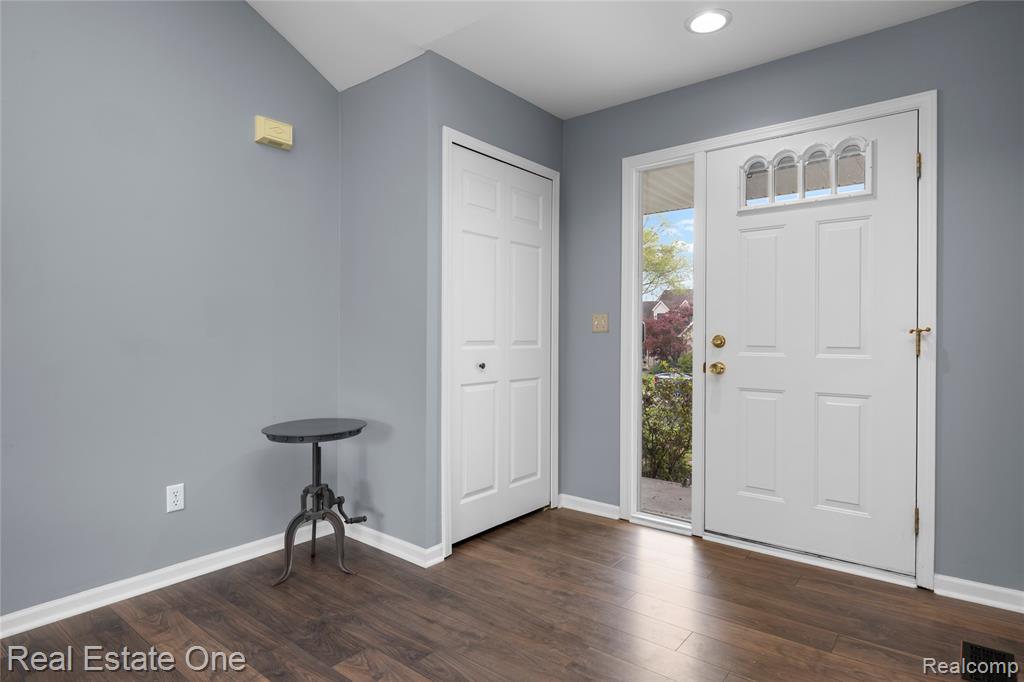 16222 Pine Lake Forest Court, Linden, MI 48451 — Photo 10