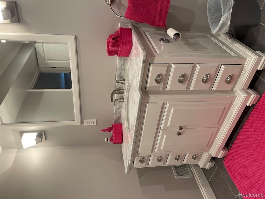 26530 Higgins Way, Brownstown, MI 48134 — Photo 32