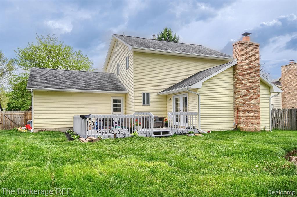 5523 OLD FRANKLIN Road, Grand Blanc, MI 48439 — Photo 2