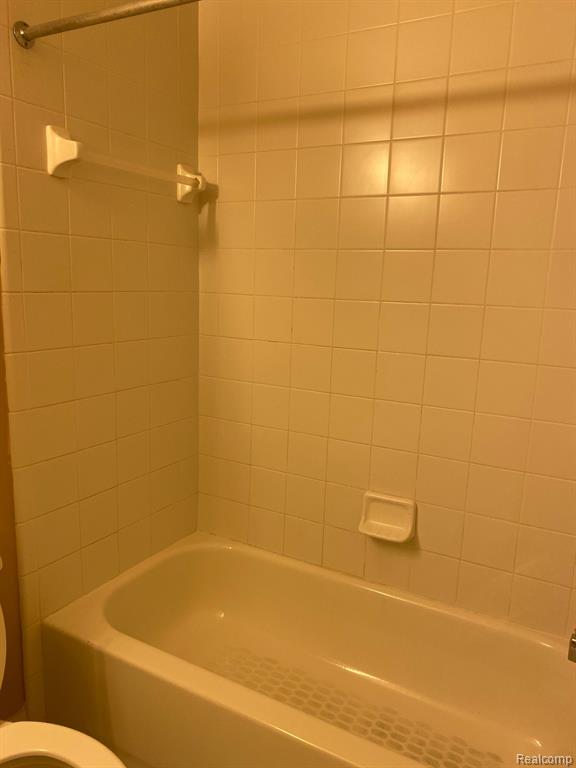 1638 E LAKEVIEW Lane, Canton, MI 48187 — Photo 15