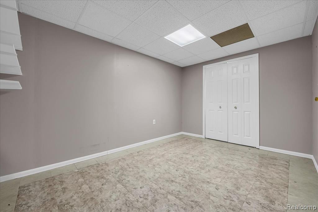 824 N Beech Daly Road, Dearborn Heights, MI 48127 — Photo 24