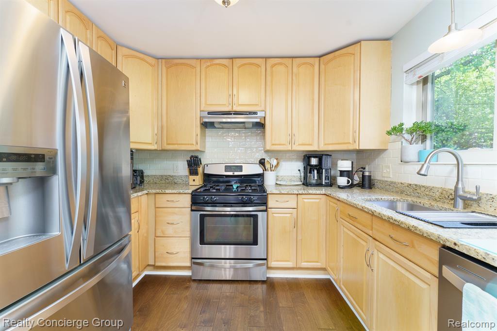 455 EAGLE Way, South Lyon, MI 48178 — Photo 9