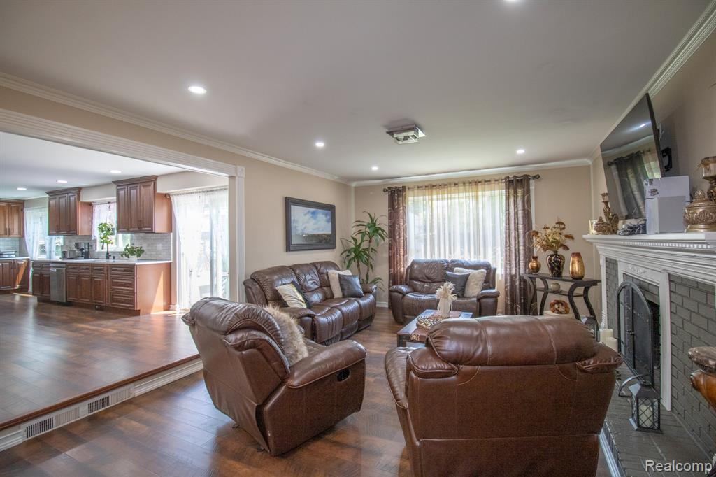 7878 Capri Drive, Canton, MI 48187 — Photo 27