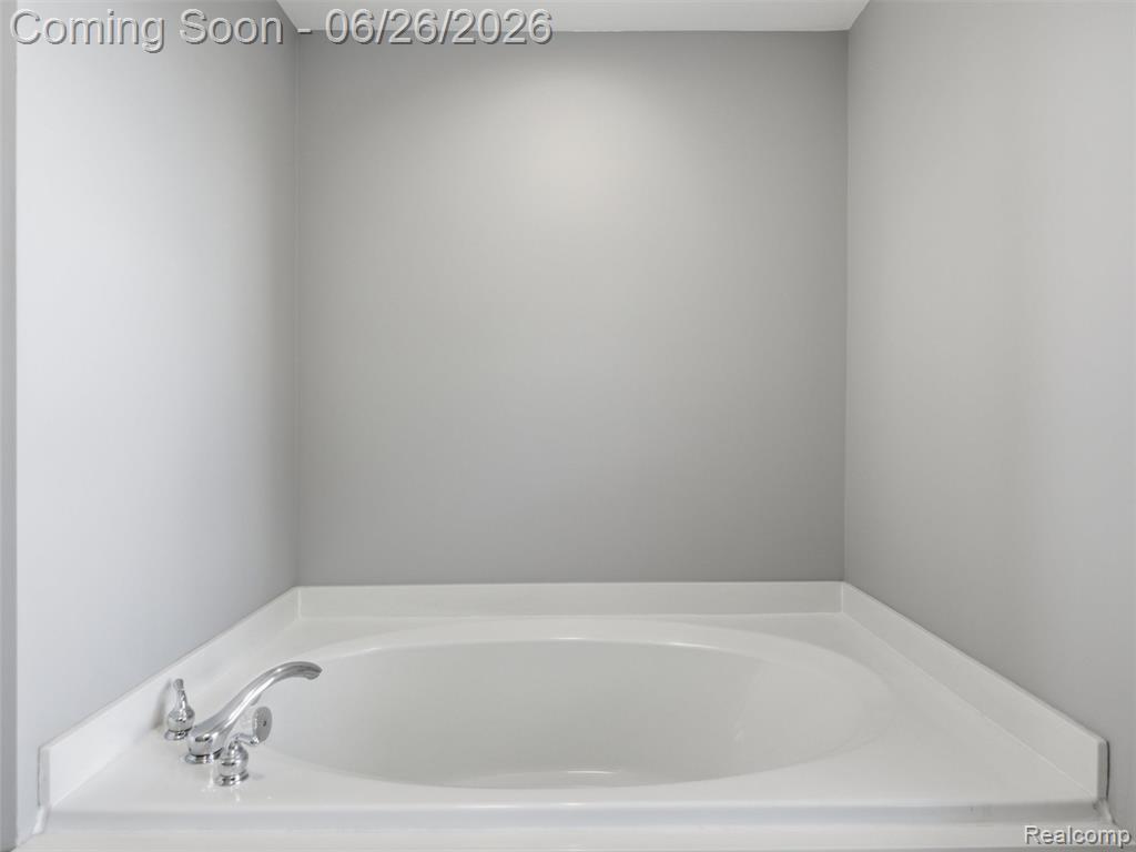 4974 Menominee Lane, Clarkston, MI 48348 — Photo 30