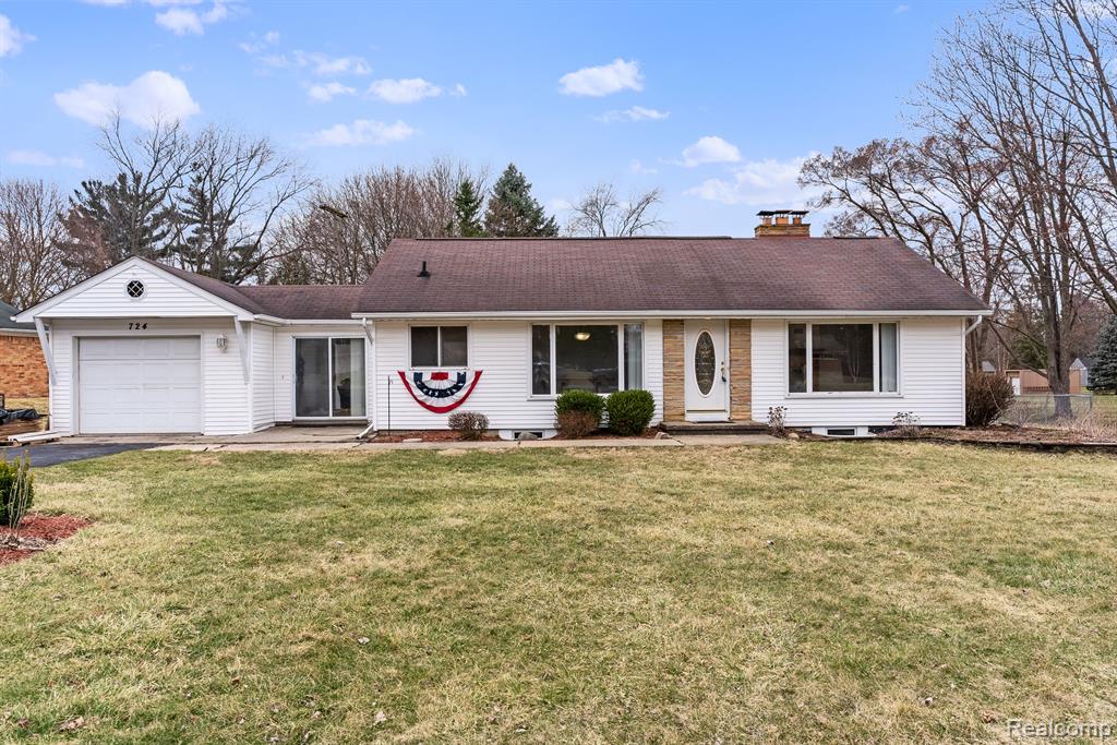724 NICHOLS Road, Auburn Hills, MI 48326 — Photo 2
