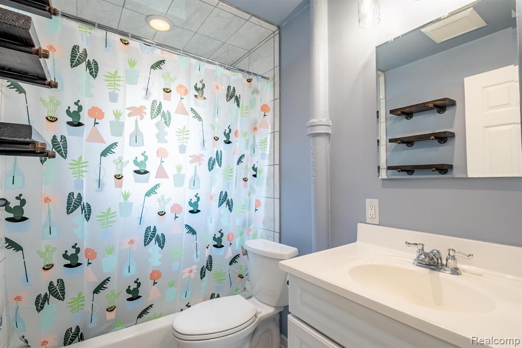 2615 WOODLAND COVE Drive, Brighton, MI 48114 — Photo 13