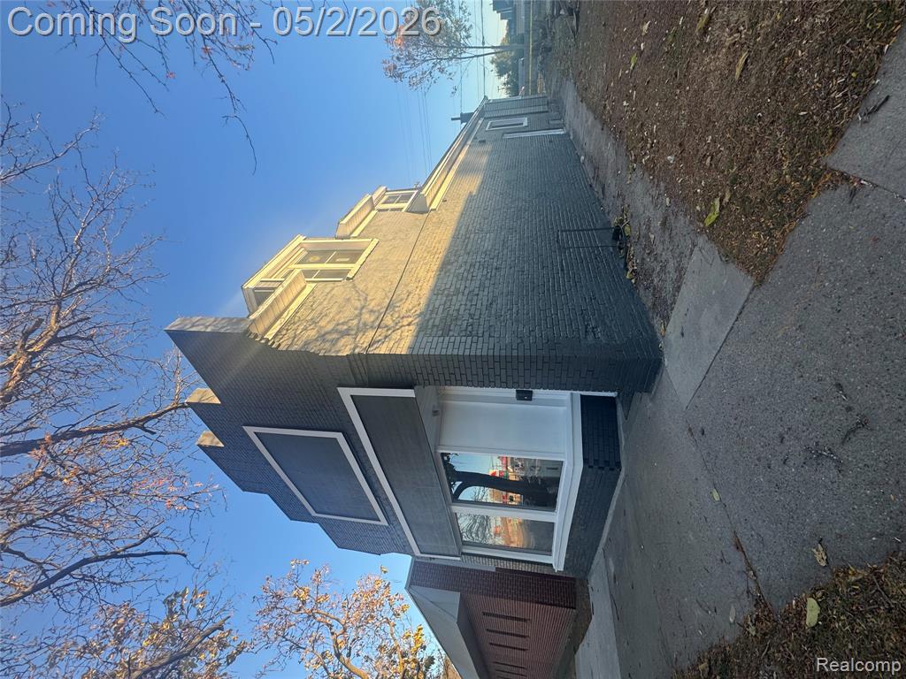 1231 EUREKA Road, Wyandotte, MI 48192 — Photo 2