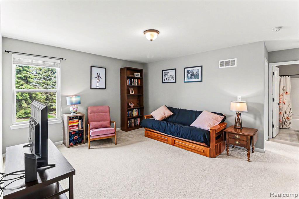7558 Abigail Dr, Ypsilanti, MI 48198 — Photo 15