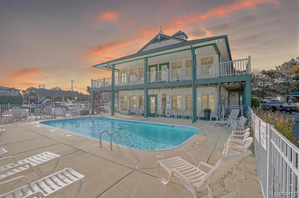 32081 N River Road, Harrison Township, MI