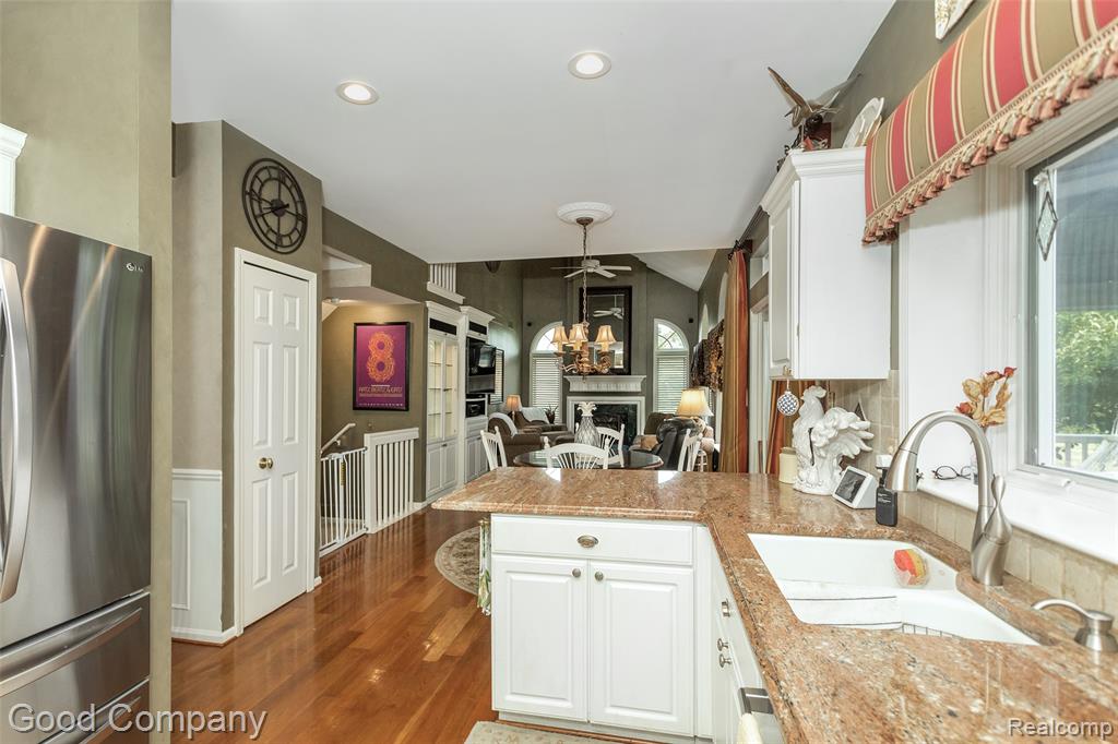 4617 Covington Court, Rochester, MI 48306 — Photo 16