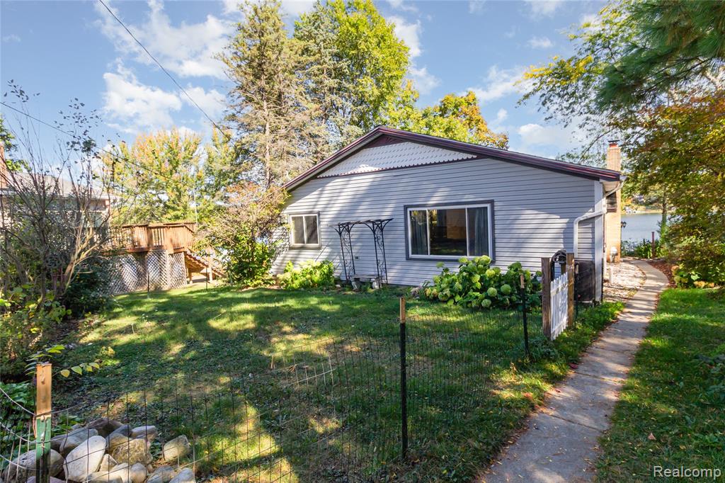 18453 Pellett Court, Fenton, MI 48430 — Photo 19