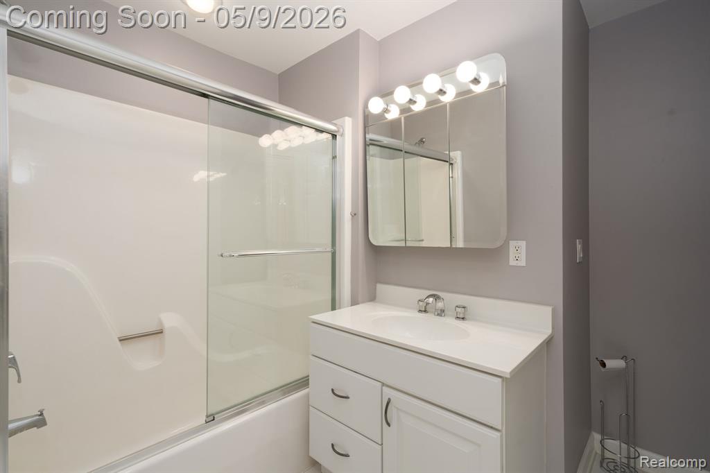6091 Brookstone Lane, Grand Blanc, MI 48439 — Photo 36
