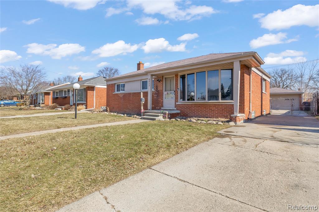 6452 Arcola Street, Garden City, MI — Photo 2